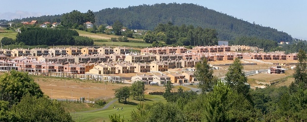 Verdegaia rexeita a construción dunha macrourbanización de luxo con campos de golf en Ribeira